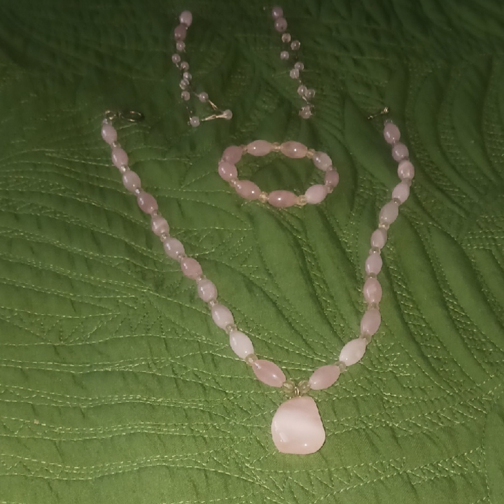 Elegant Pink Beaded Jewelry Set